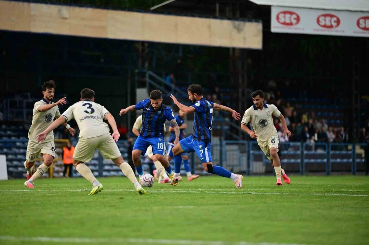 MKE Ankaragücü, Karacabey'de 10 kişi kalan rakibini 4-1 yendi