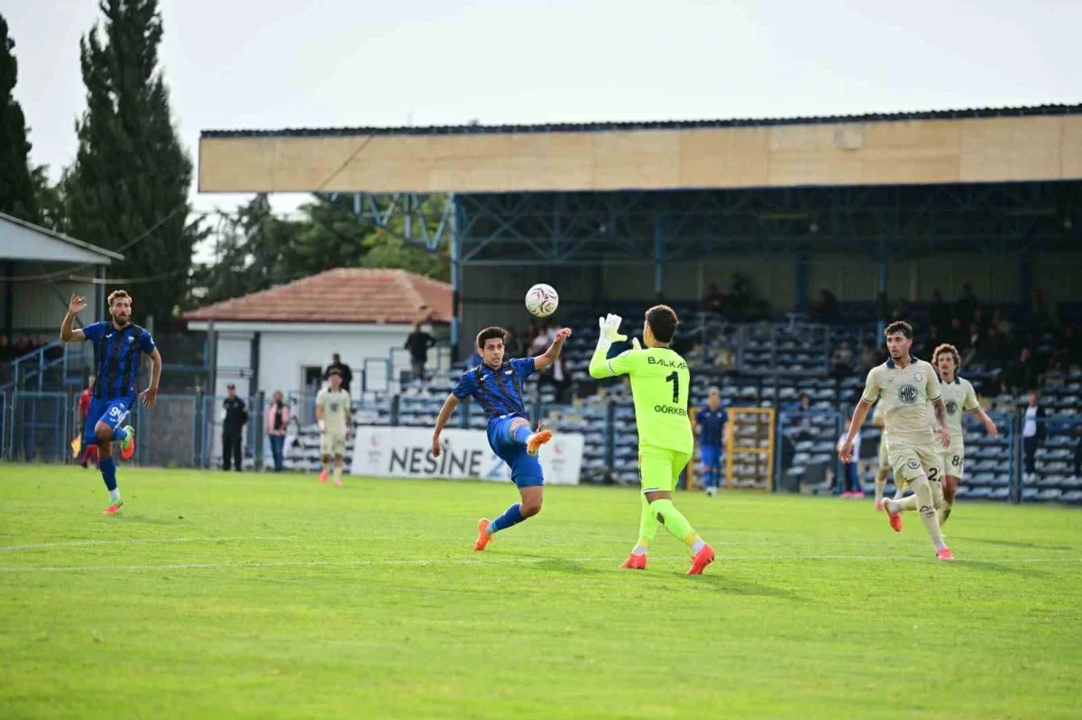 MKE Ankaragücü, Karacabey'de 10 kişi kalan rakibini 4-1 yendi