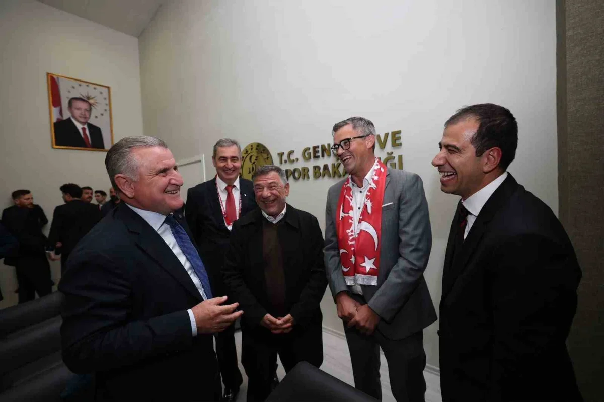 Osman Aşkın Bak, Avrupa Okul Sporları Federasyonu heyetiyle görüştü