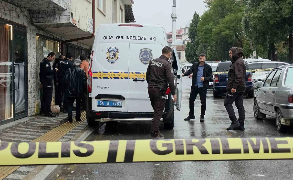 Akyazı'da alacak verecek kavgası: Kardeşini vurdu, yakalandı