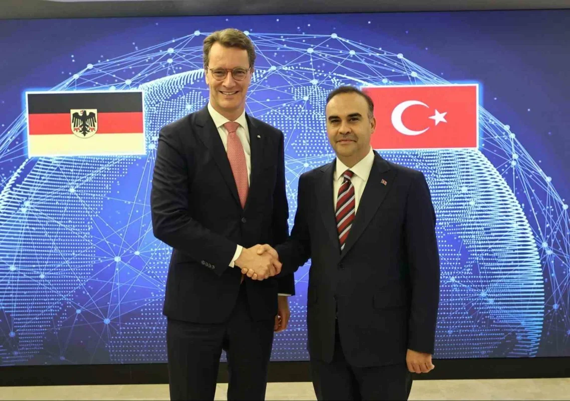 Mehmet Fatih Kacır, Hendrik Wüst ile yatırım iş birliğini görüştü
