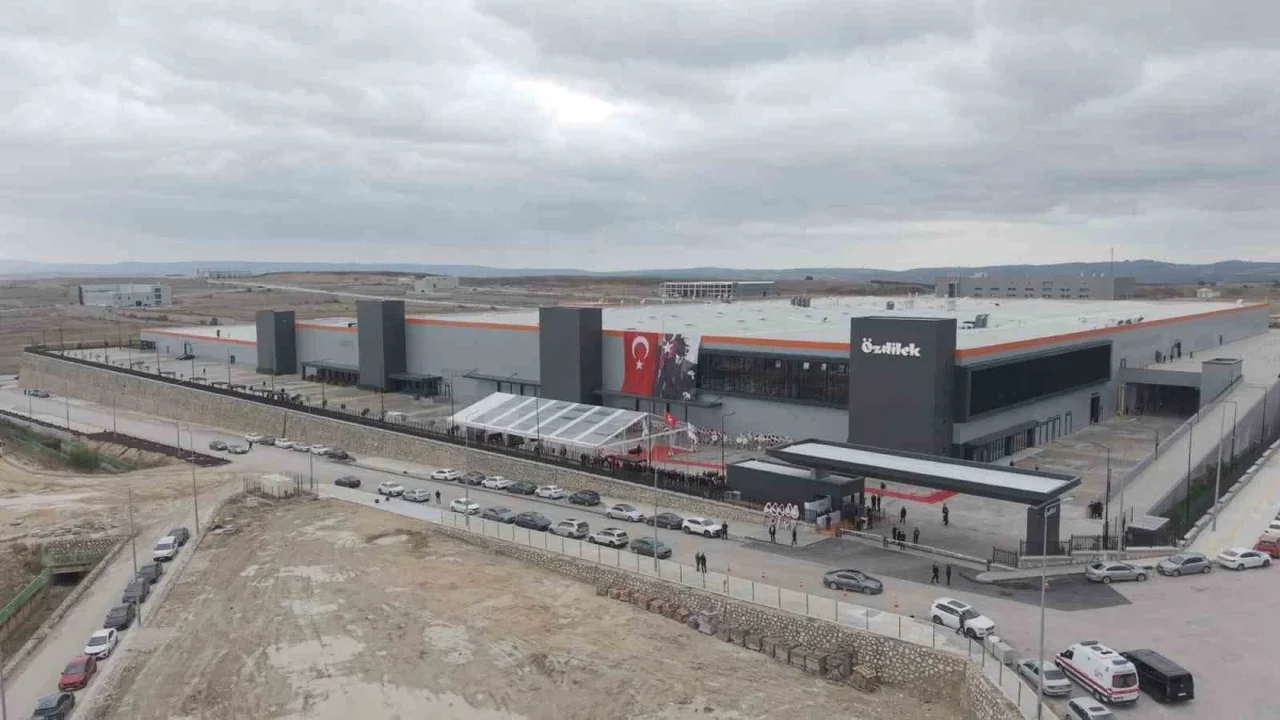 Özdilek Üretim Kompleksi 120 milyon dolarlık yatırımla açıldı