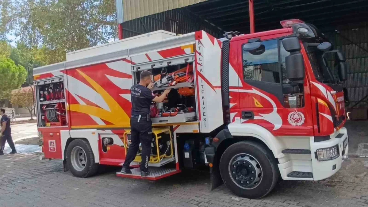 Manavgat İtfaiyesine 42 Metre Merdivenli İki Yeni Araç