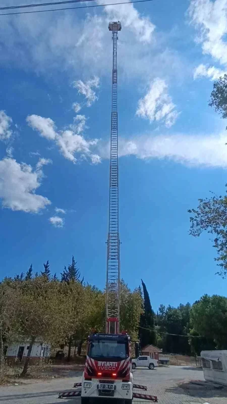 Manavgat İtfaiyesine 42 Metre Merdivenli İki Yeni Araç