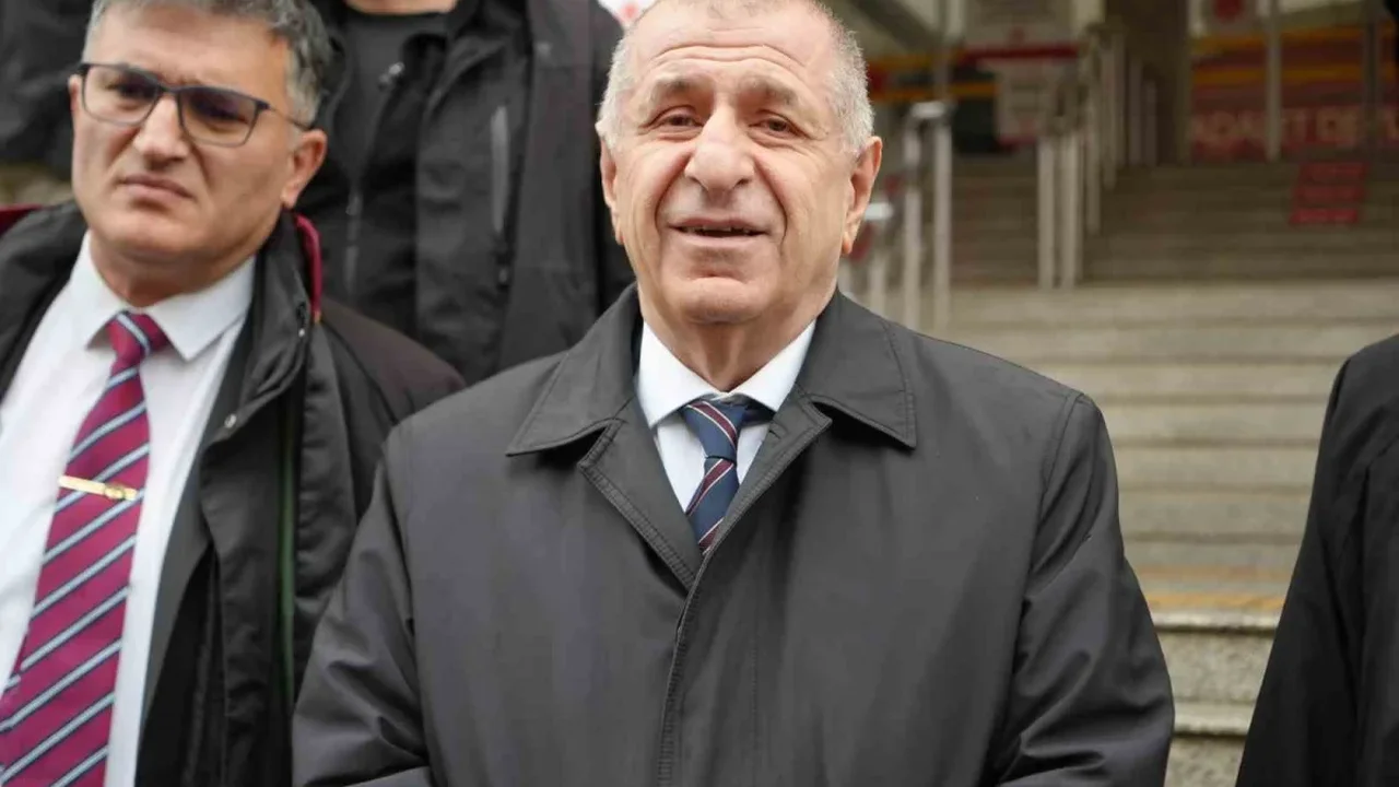 Ümit Özdağ Kocaeli'de tehdit davasında hakim karşısına çıktı