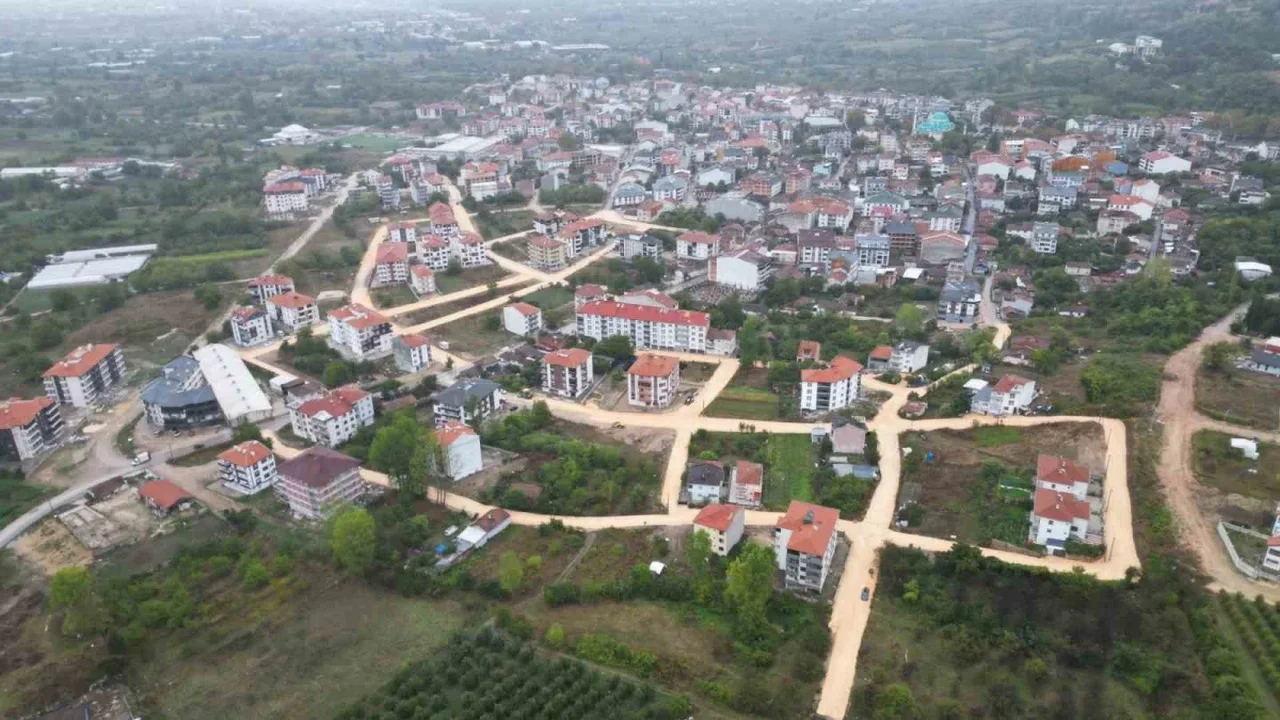 İnegöl Cerrah'ta 27 sokak için sathi kaplama çalışması başladı