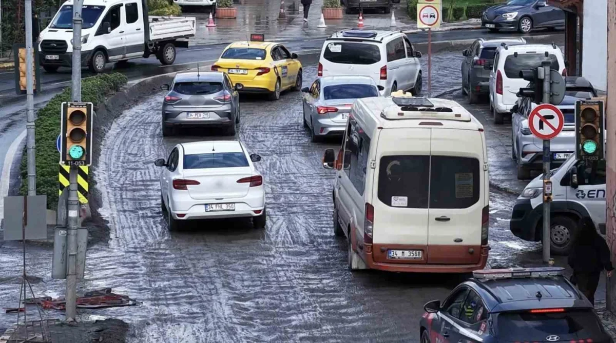 Eyüpsultan'da yol çalışması tepkisi: Trafik ve otobüs çilesi