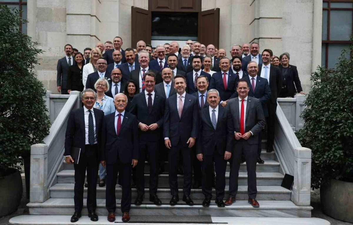 Alparslan Bayraktar'dan Almanya'ya enerji yatırımı çağrısı
