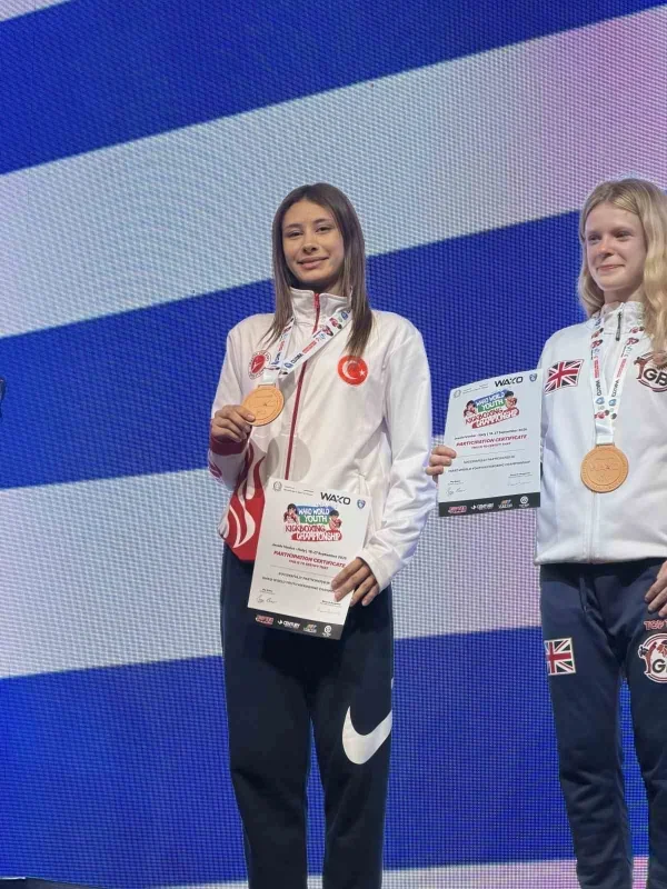 Aslı Salım, İtalya'daki Kick Boks Dünya Şampiyonası'nda üçüncü