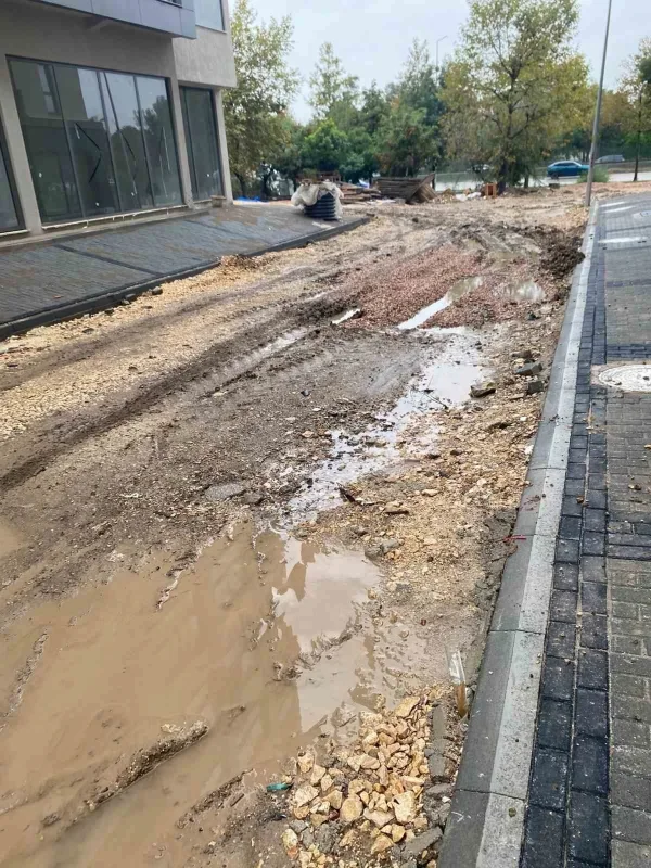Bursa 1050 Konutlar'da altyapı ve yol çalışmalarına hız çağrısı