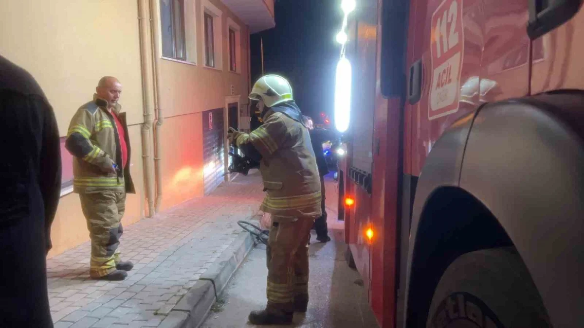 Bursa Mudanya'da asansör halatı duman çıkardı, bina tahliye edildi