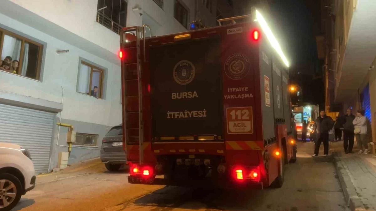 Bursa Mudanya'da asansör halatı duman çıkardı, bina tahliye edildi