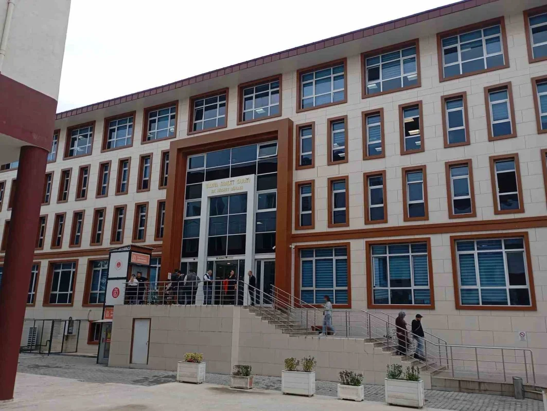 Güllü davasında Tuğyan Ülkem Gülter: Annem düştü