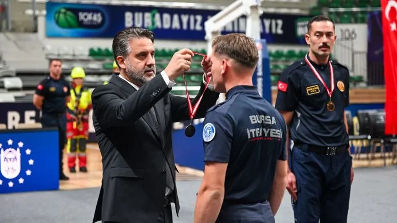 Bursa İtfaiyesi'ne 150 yeni personel katıldı, sayı 1.052'ye çıktı