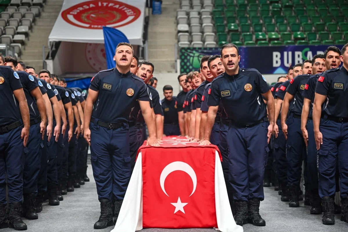 Bursa İtfaiyesi'ne 150 yeni personel katıldı, sayı 1.052'ye çıktı