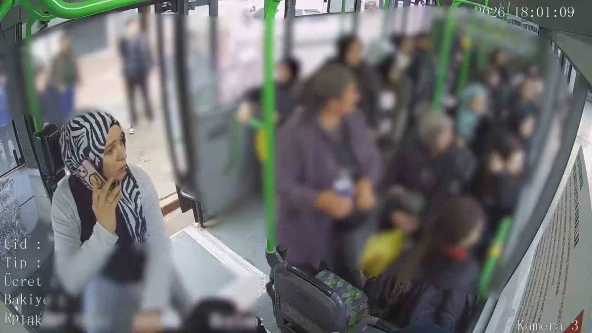Yasemin Alıç İnegöl'de fenalaşan yolcu için 112'yi aradı