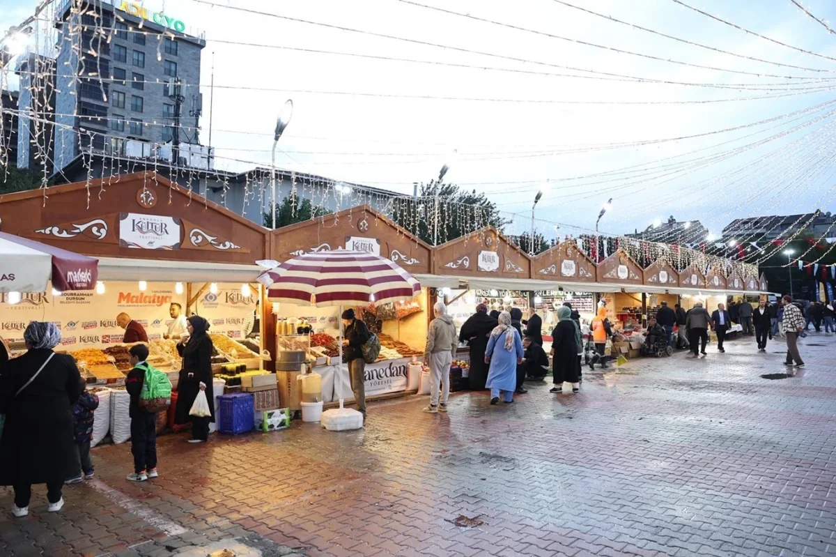Sultangazi Malatya Üzüm Festivali 4 Ekim'e kadar sürecek