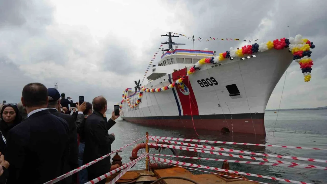 MPMS-1 Kocaeli'de denize indirildi, 2027'de Malezya'ya teslim