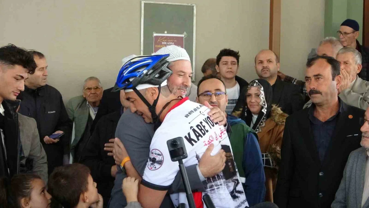Murat Tecimen, Çanakkale'den Kabe'ye bisikletle yola çıktı