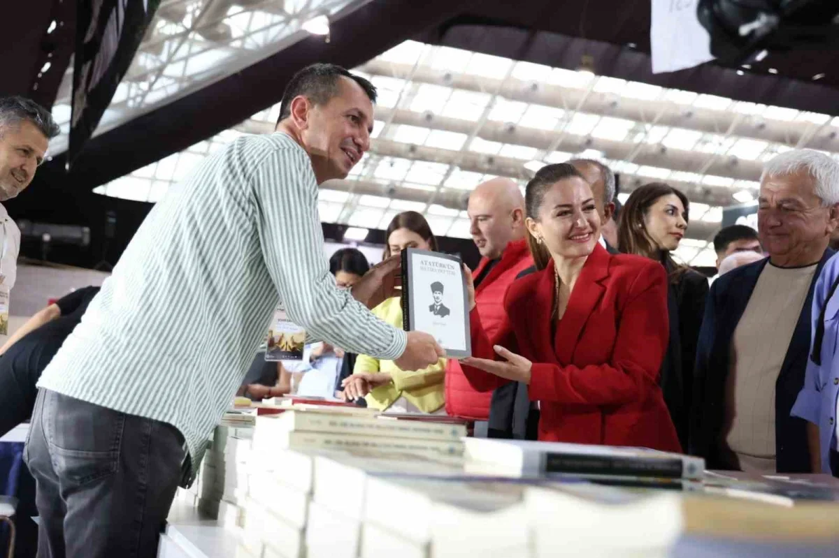 Antalya Kitap Fuarı açıldı: 250 yayınevi ve 300 yazar geliyor