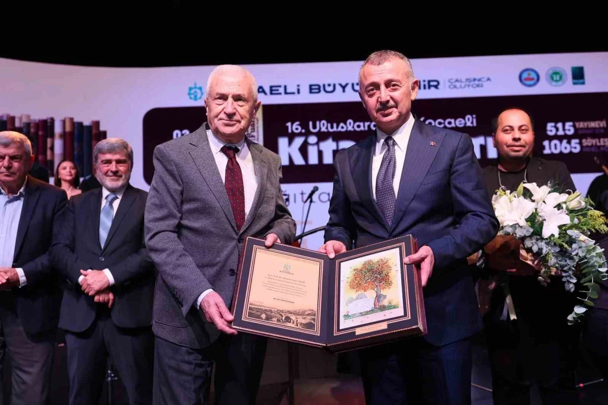 16. Kocaeli Kitap Fuarı ziyaretçilere kapılarını açıyor