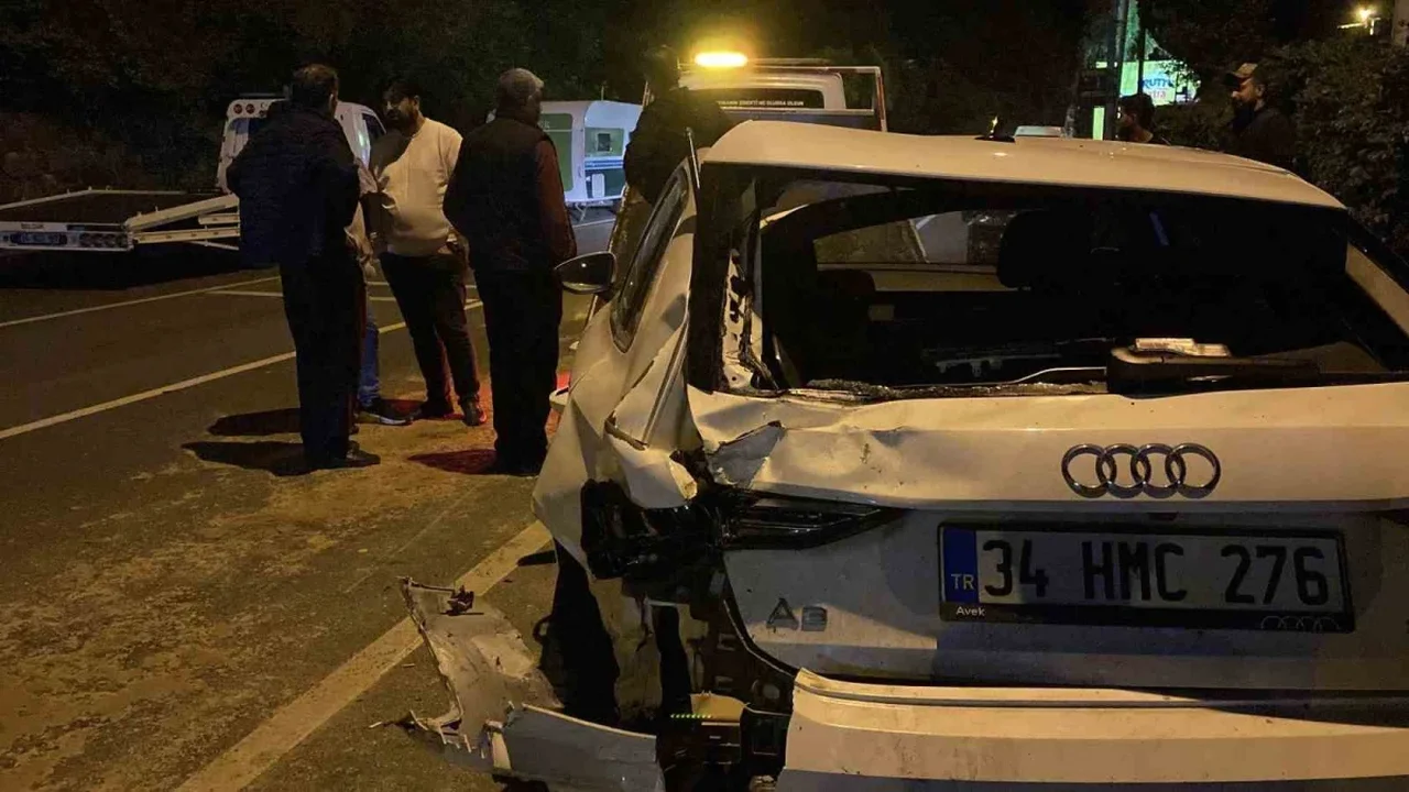 Sarıyer'de kaçan aracın sıkıştırdığı otomobil 6 araca çarptı