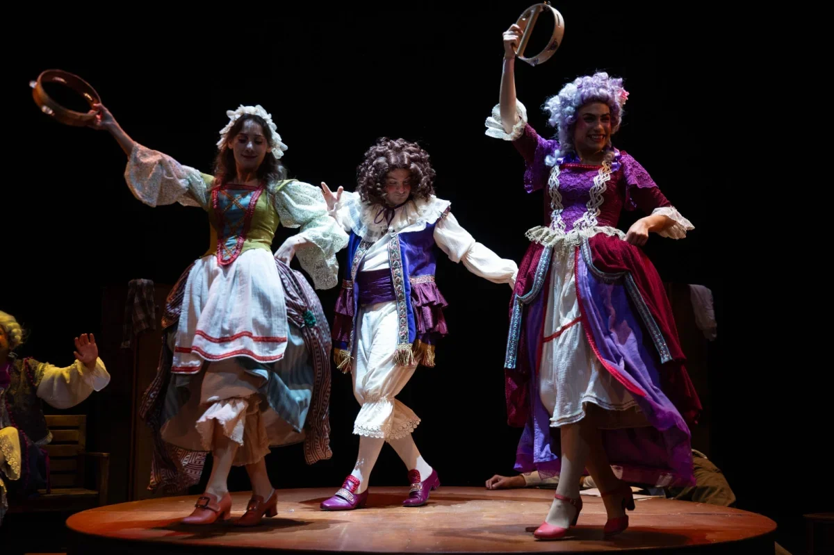Bursa Şehir Tiyatrosu 20. yılını prömiyerle açtı