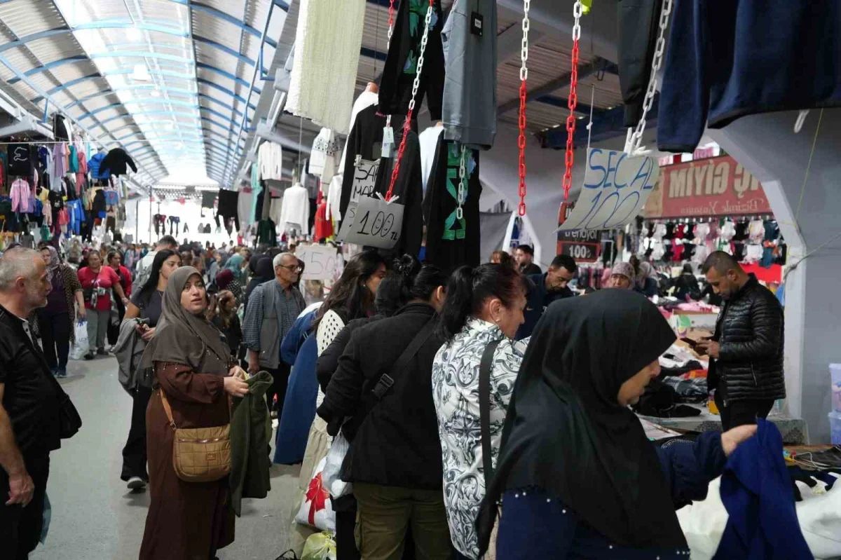 Edirne Balkan Pazarı'nda Bulgar turist yoğunluğu esnafı sevindirdi