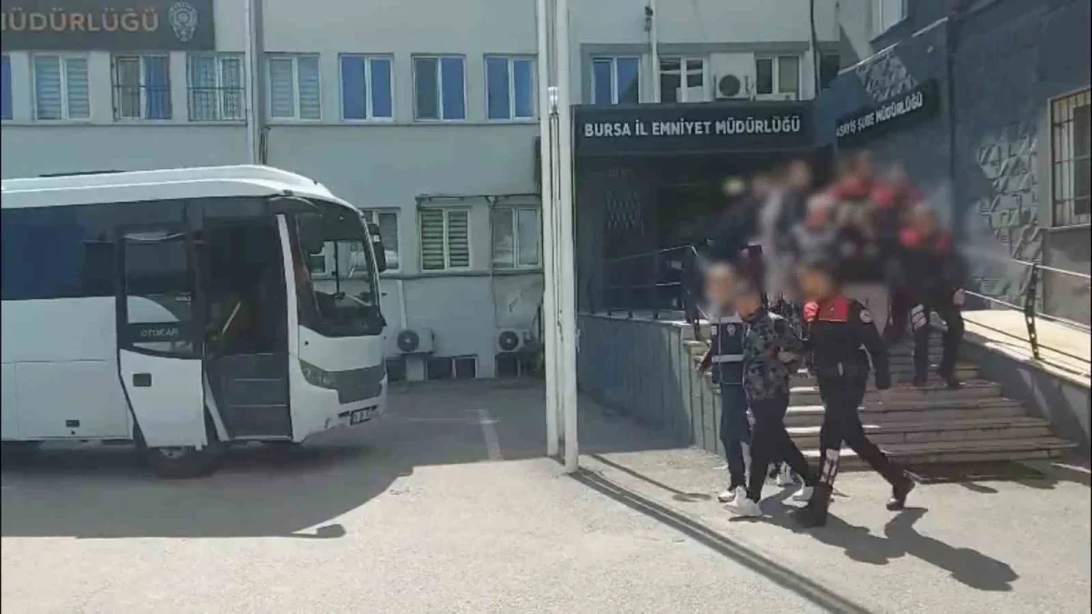 Bursa'da fuhuş operasyonu: 21 kadın kurtarıldı, 12 gözaltı