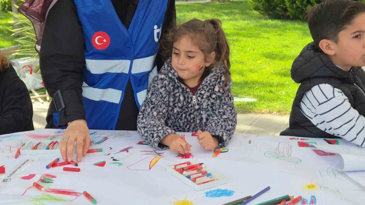 Tekirdağ'da Filistinli Çocuklar İçin Çiz etkinliği düzenlendi