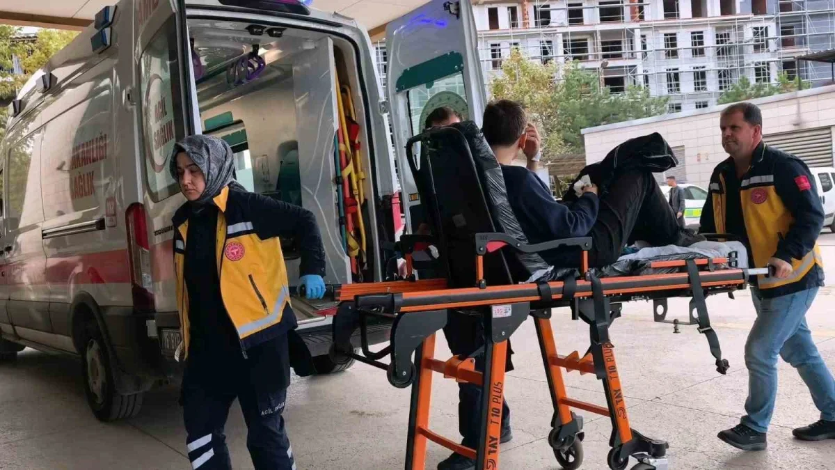İnegöl'de motosiklet zincirine sıkışan gencin parmağı koptu