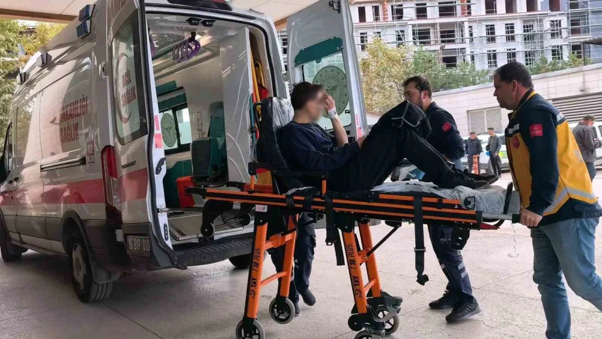 İnegöl'de motosiklet zincirine sıkışan gencin parmağı koptu