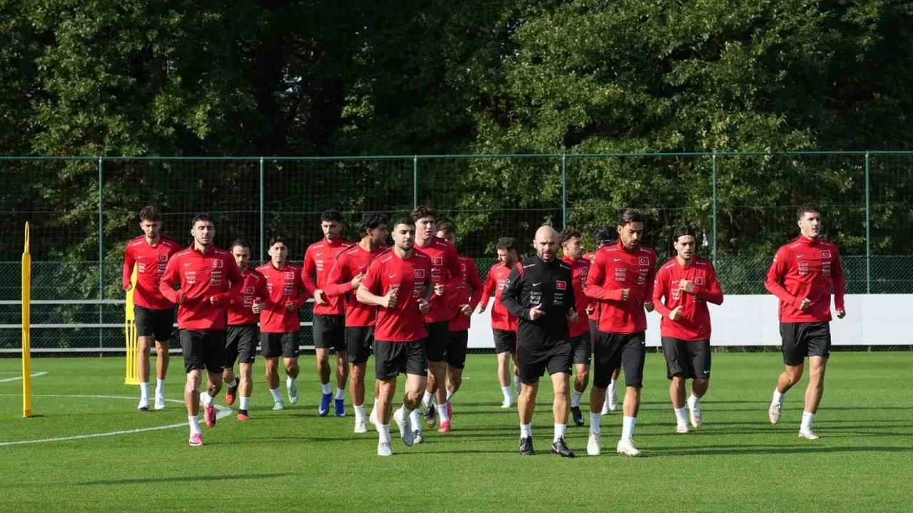 A Milli Takım, İtalya maçı hazırlıklarına Belçika'da başladı