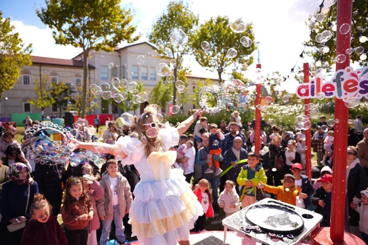 AileFest Rami Kütüphanesi'nde on binlerce ziyaretçiyi ağırladı
