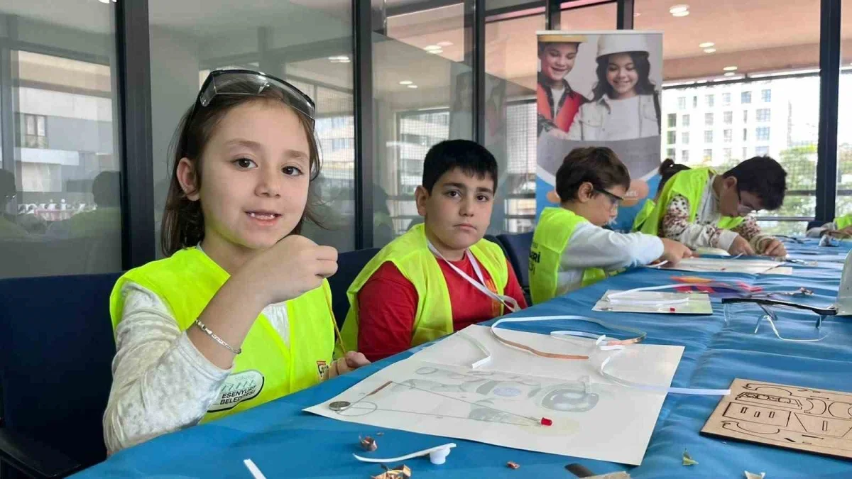 Esenyurt Hayal Fabrikası çocuk atölyeleri 10 merkezde başladı