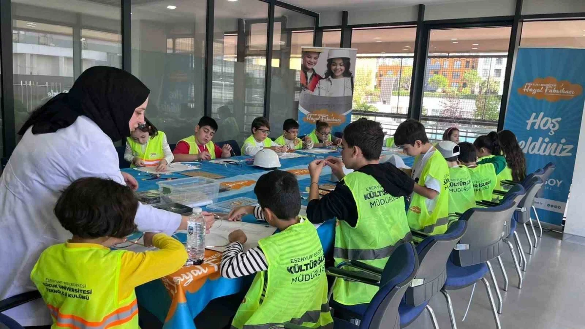 Esenyurt Hayal Fabrikası çocuk atölyeleri 10 merkezde başladı