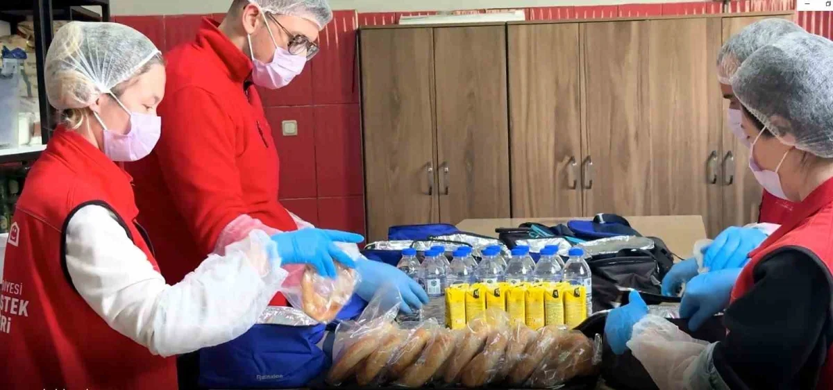 Bilecik beslenme çantası desteğiyle günde 300 çocuğa ulaşıyor
