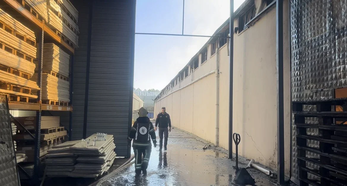 Bursa'da fabrika yangını sonrası hasar havadan görüntülendi