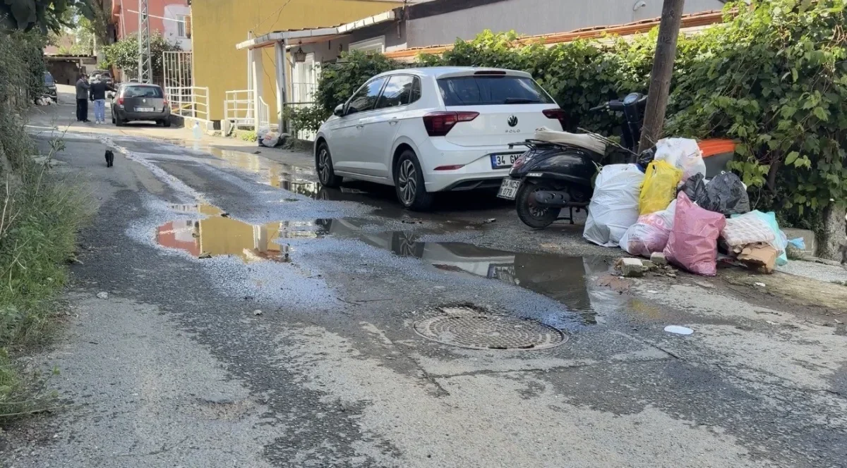 Sarıyer'de kanalizasyon suyu isyanı: Bir aydır çözüm yok