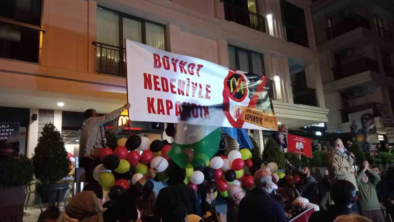 Üsküdar McDonald's şubesi için protestoculara göre 3 gün kaldı