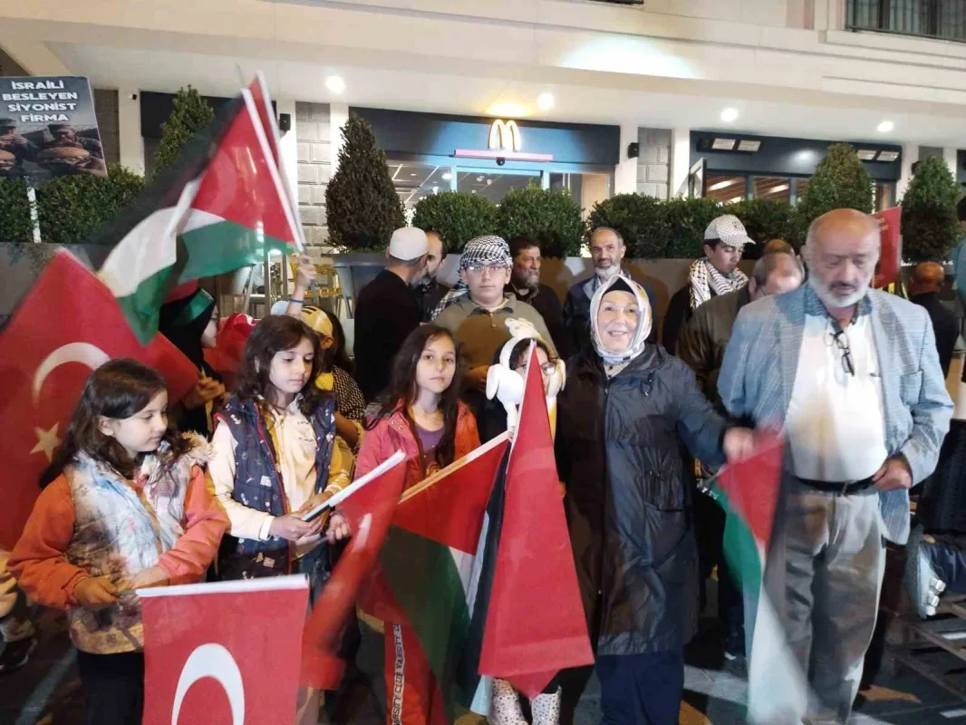 Üsküdar McDonald's şubesi için protestoculara göre 3 gün kaldı