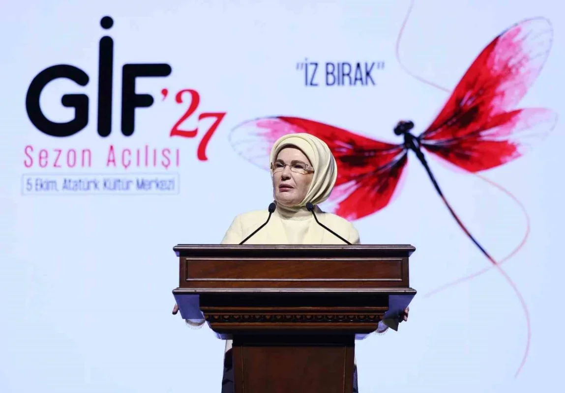 Emine Erdoğan, GİF'27 açılışında gençlere seslendi