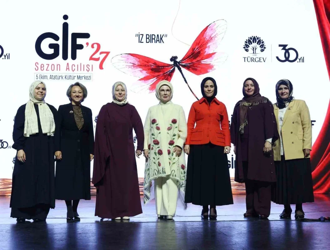 Emine Erdoğan, GİF'27 açılışında gençlere seslendi