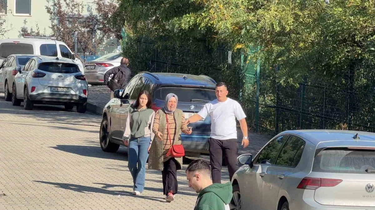 Başakşehir'de okulda bıçaklı saldırı: 6 öğrenci yaralandı