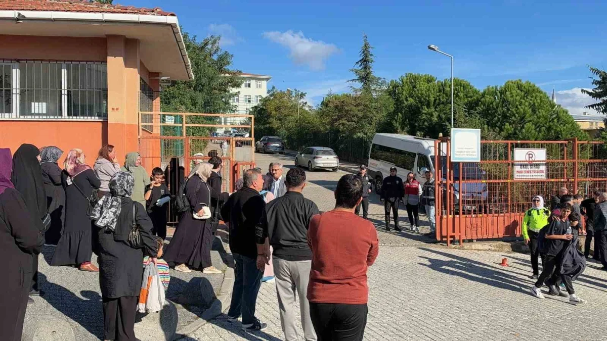 Başakşehir'de okulda bıçaklı saldırı: 6 öğrenci yaralandı