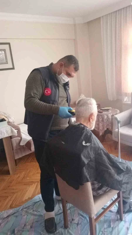 Fatih'te yaşlılara evde temizlik ve bakım desteği
