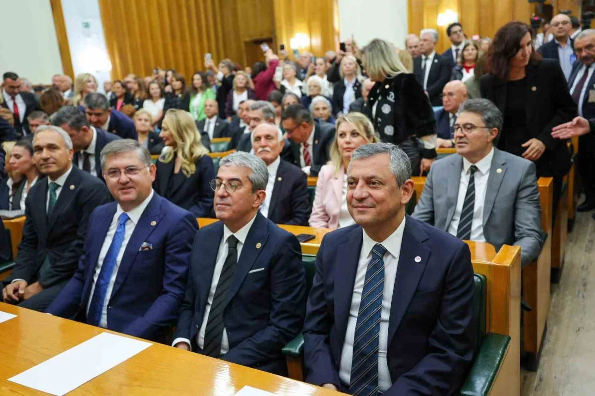Özgür Özel, YENİ Parti'de 753 bin üyeyi açıkladı