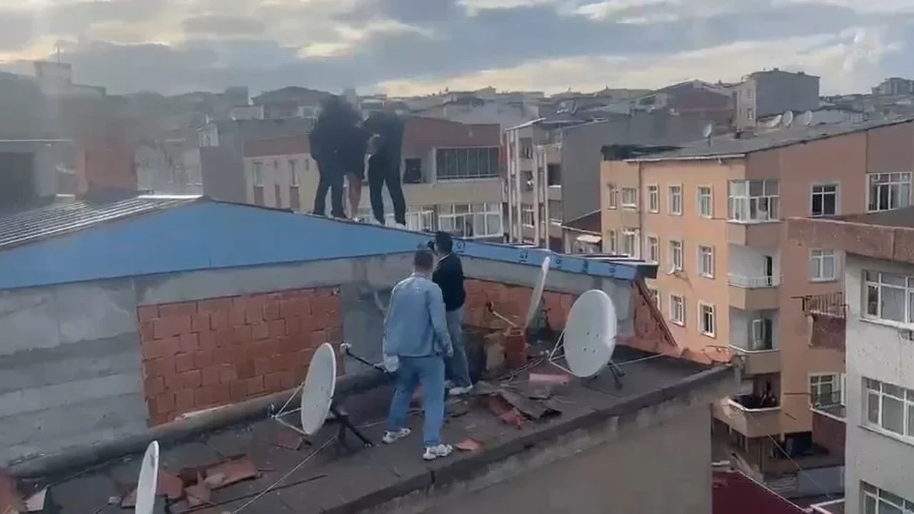 Esenler'de 5 suçtan aranan firari çatıda yakalandı