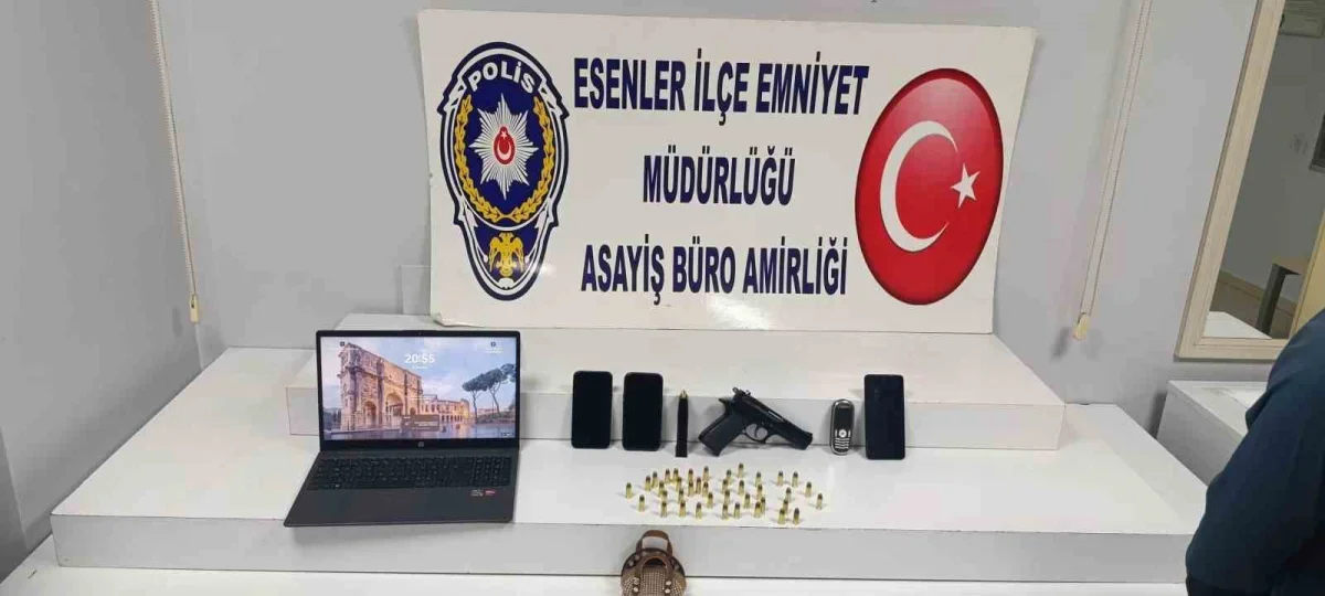 Esenler'de 5 suçtan aranan firari çatıda yakalandı
