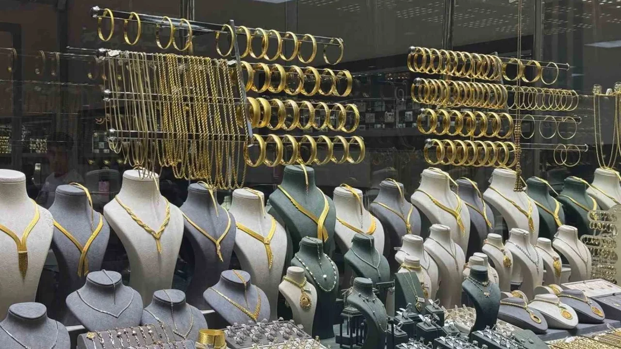 Gram altın 6 bin 550 lirada, yatırımcı bekliyor